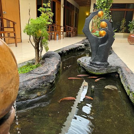 Hotel Priangan Cirebon Kültér fotó