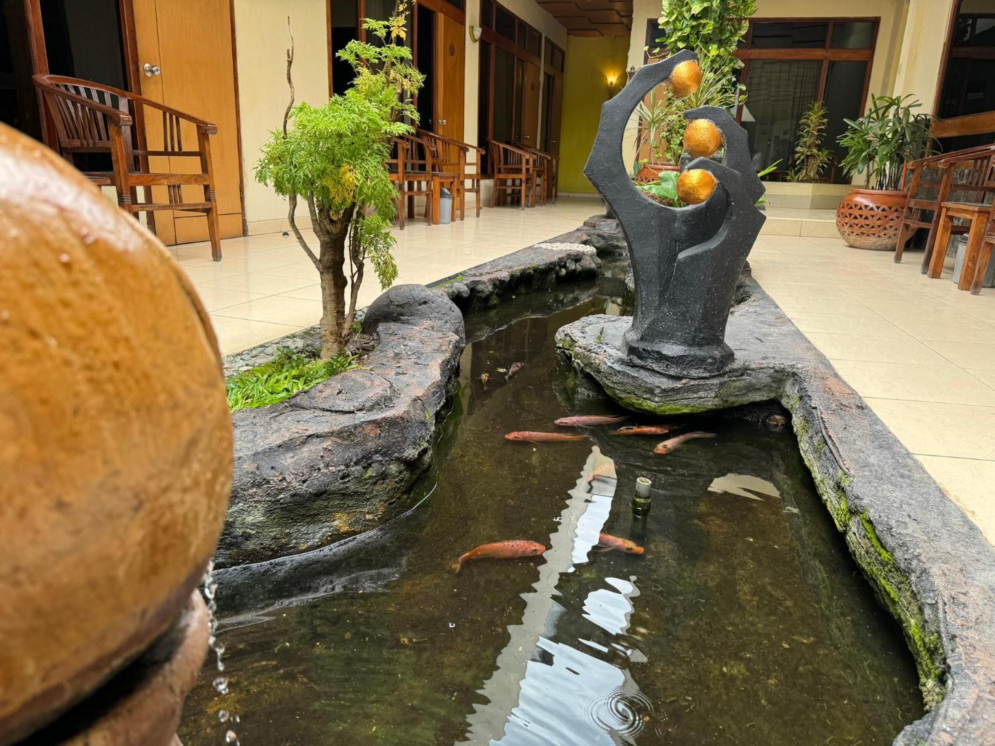 Hotel Priangan Cirebon Kültér fotó