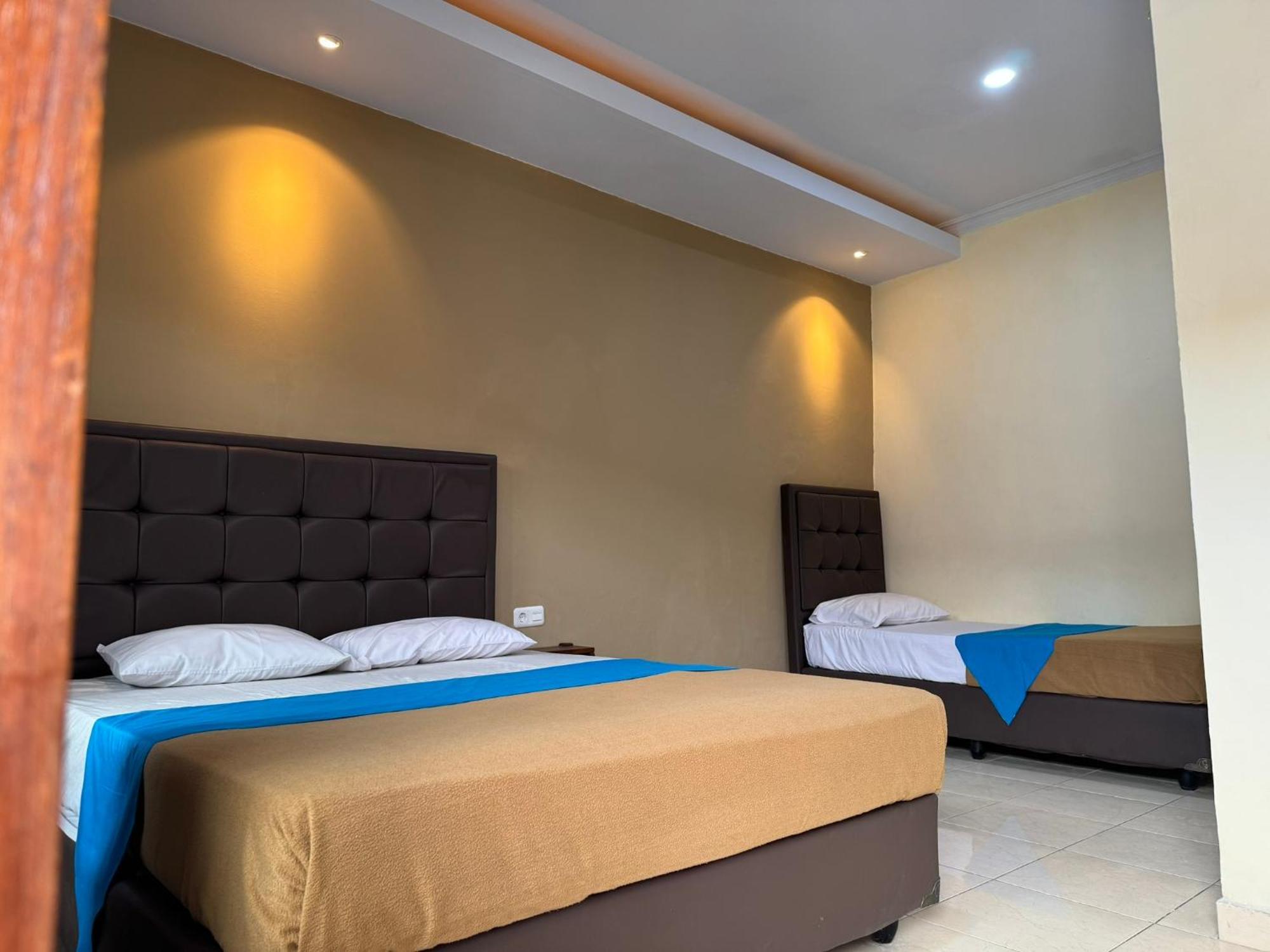 Hotel Priangan Cirebon Kültér fotó
