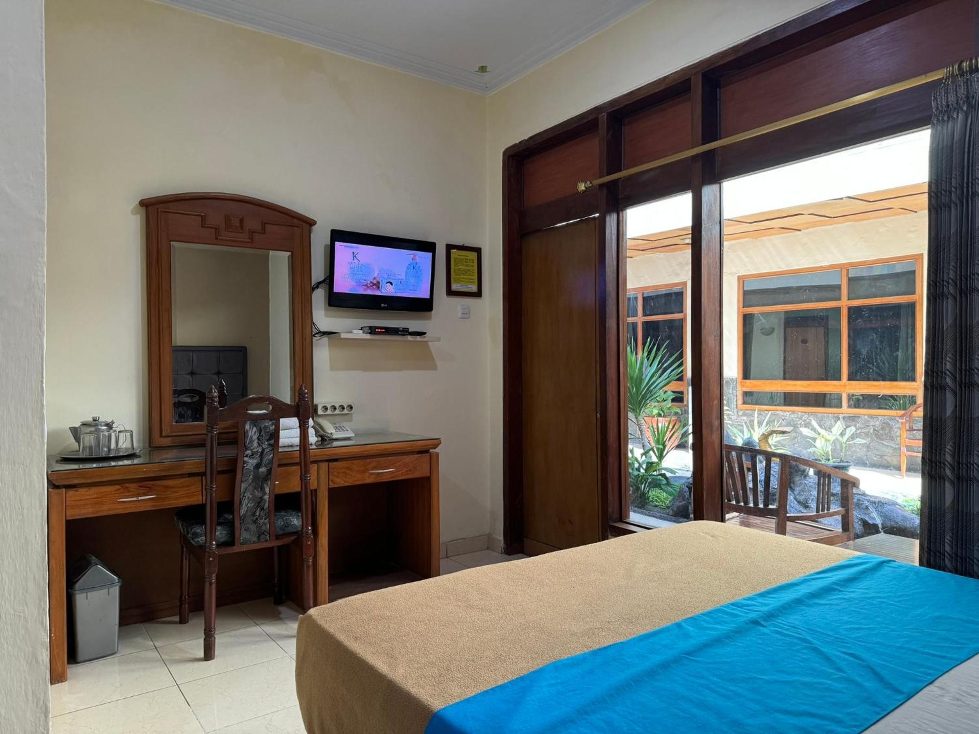 Hotel Priangan Cirebon Kültér fotó