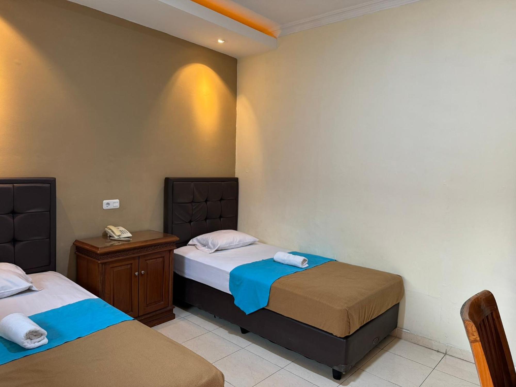 Hotel Priangan Cirebon Kültér fotó