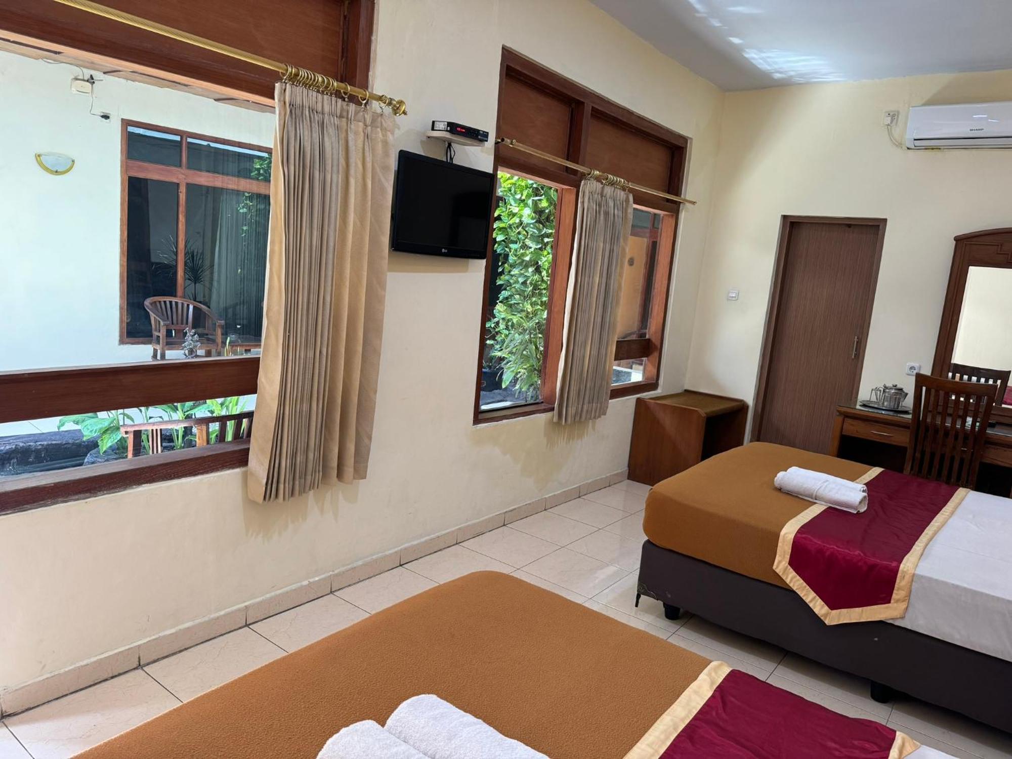 Hotel Priangan Cirebon Kültér fotó