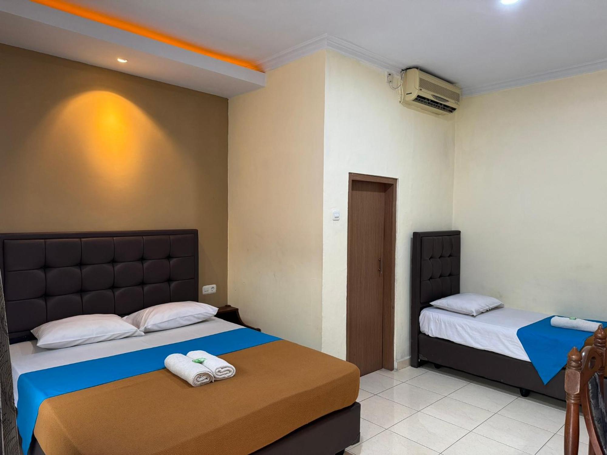 Hotel Priangan Cirebon Kültér fotó