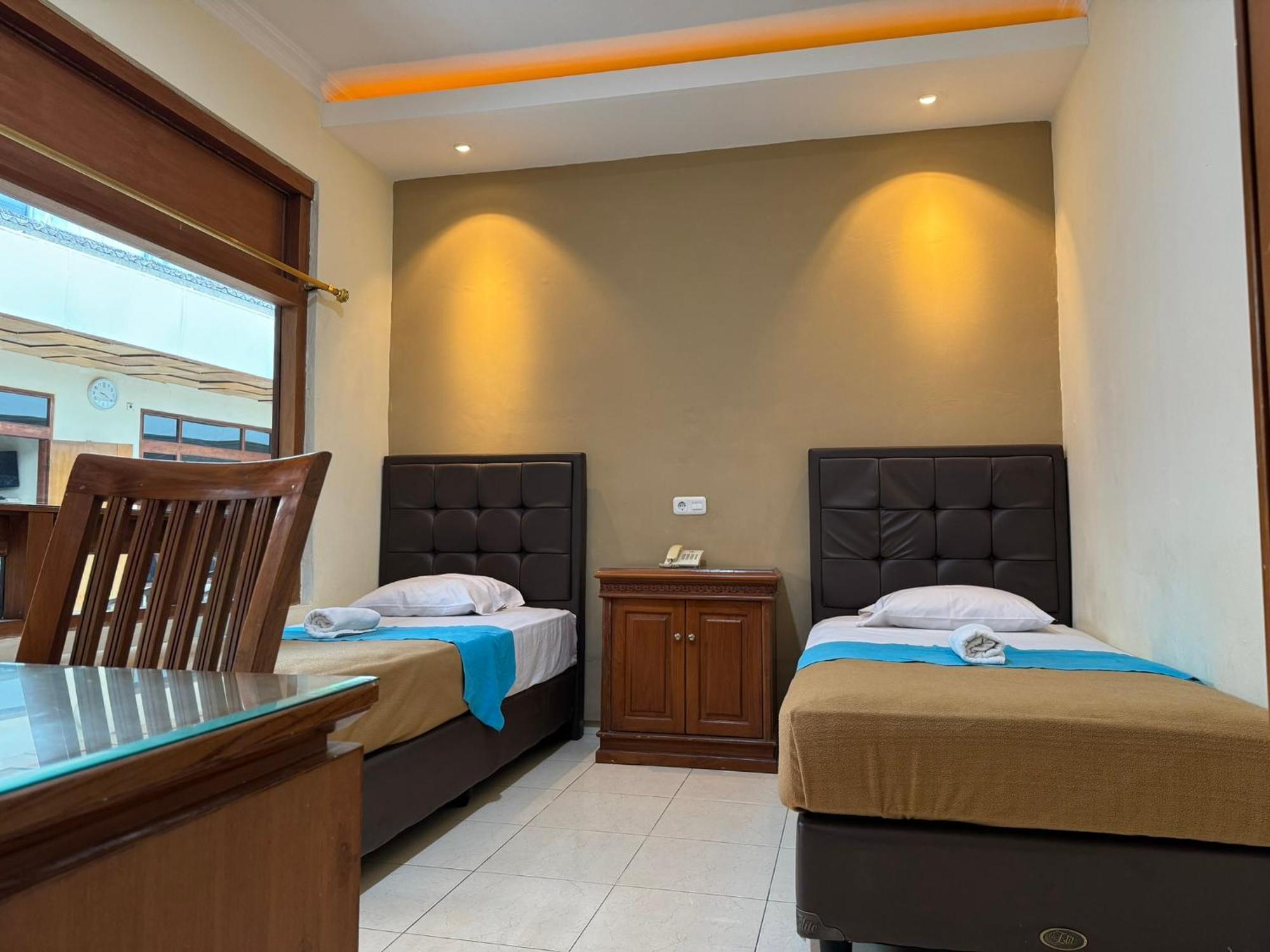 Hotel Priangan Cirebon Kültér fotó