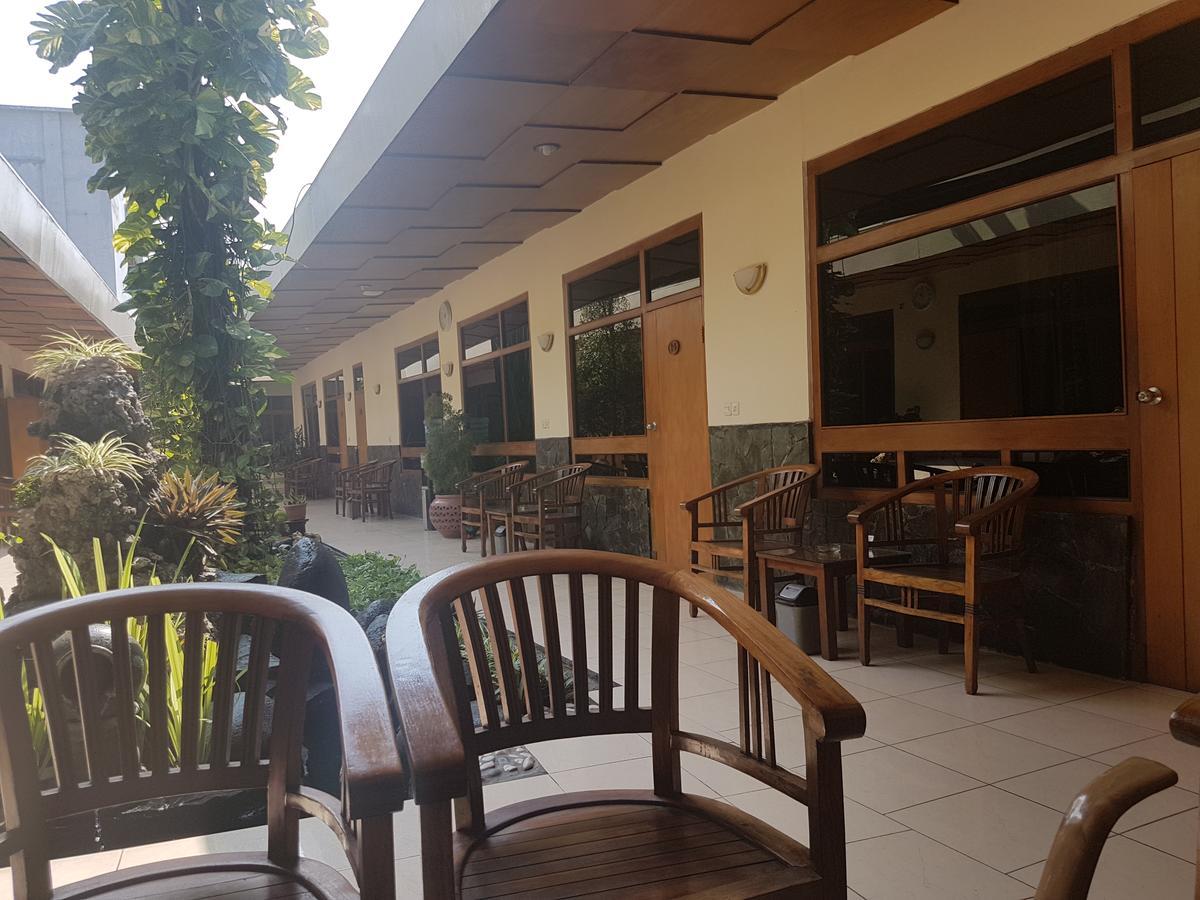 Hotel Priangan Cirebon Kültér fotó