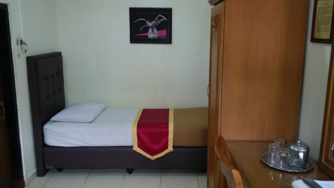 Hotel Priangan Cirebon Kültér fotó