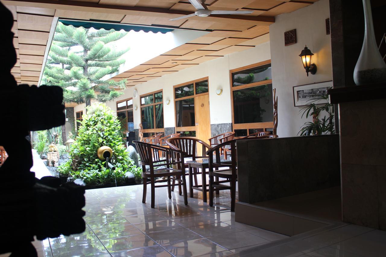 Hotel Priangan Cirebon Kültér fotó